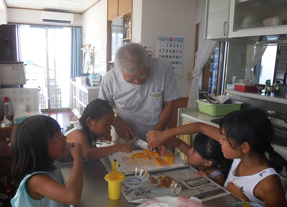 沖縄生活体験 民家訪問＆お菓子（サータアンダギー）作り